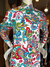 Style 3200 Mid Length Retro Print