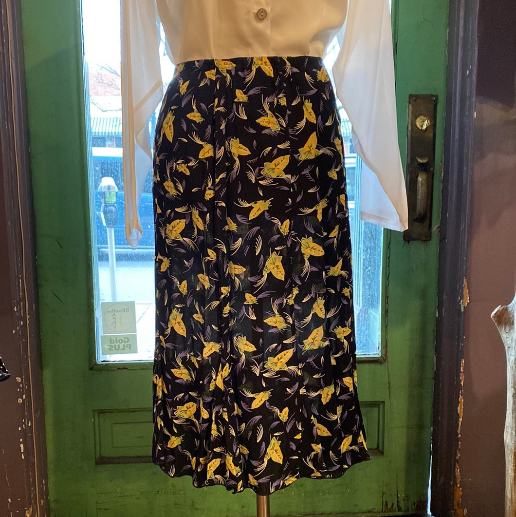 Skirt with panels and “godets”