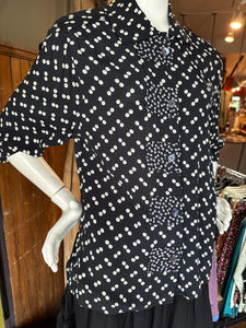 Style 1105 Buttons and Bows