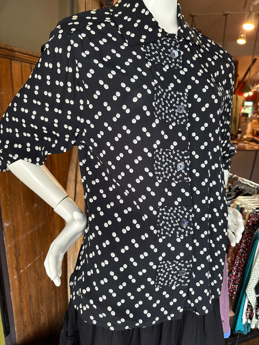 Style 1105 Buttons and Bows
